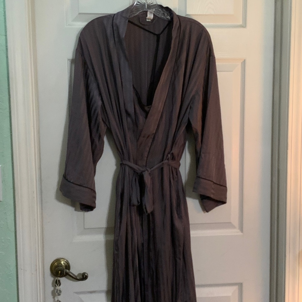 Auden Gray Chemise & Robe Set